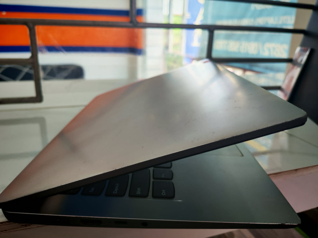 Lenovo IdeaPad Slim 1i