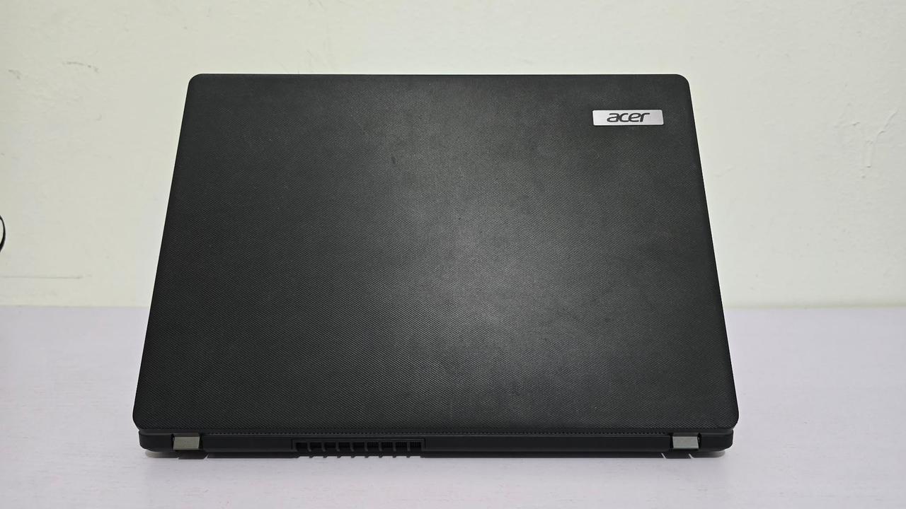 Acer Travelmate P214
